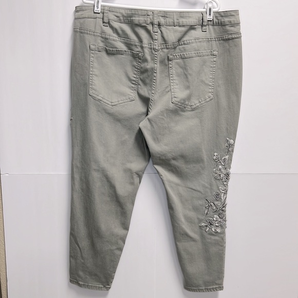 Lane Bryant Super Stretch Skinny Embroidered Beads Floral Pattern Size 22P B45 - Picture 3 of 7